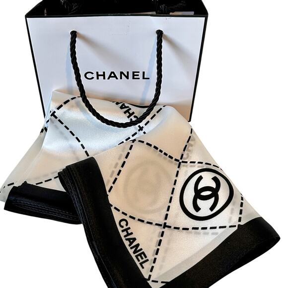 100% SILK Luxury Scarf Designer Logo 20" Black on White Glam Coquette Elegant - Picture 1 of 5